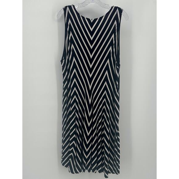 Women’s Chevron Striped Swing Dress XL Black and White Sleeveless A-Line Casual - Picture 2 of 8